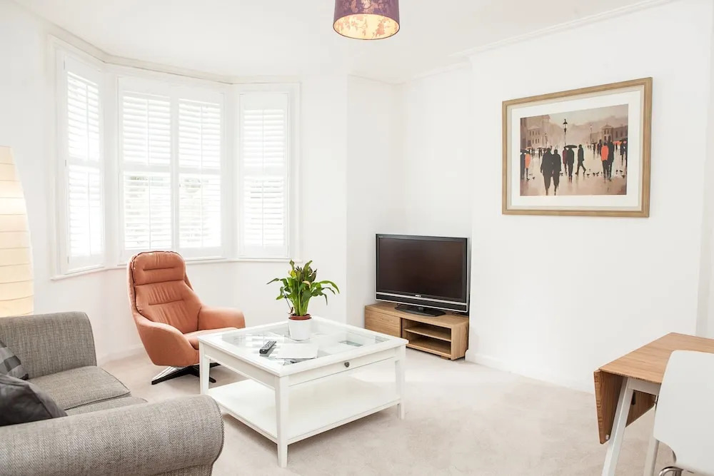 Lovely 1 Bed Self-Contained Flat in Greenwich