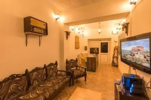 Locomo Hostel - A Heritage Property