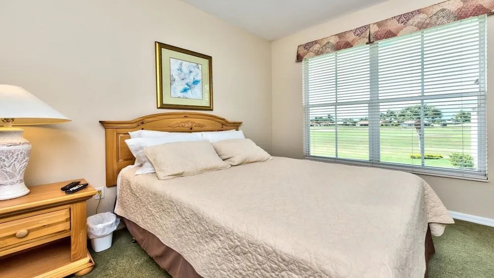 Solterra Vacation Rental: Luxury 3-BR Condo with Lake & Golf Views. Access to Luxury Pool, Hot Tub, and Golf Courses at Lely Resort. Close to Naples Beaches, 5th Avenue S, and Marco Island
