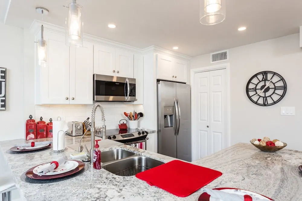 Via De Royal 2 BR by Casago