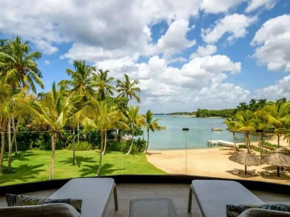 Sunny Vacation Villa 68