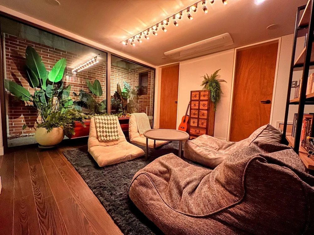 HHZib, homestay on a hill in the heart of Seoul - BEST SEOUL STAY 2024-25 by Seoul