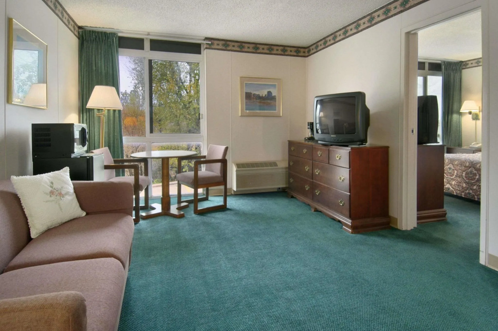 Rodeway Inn Enid South