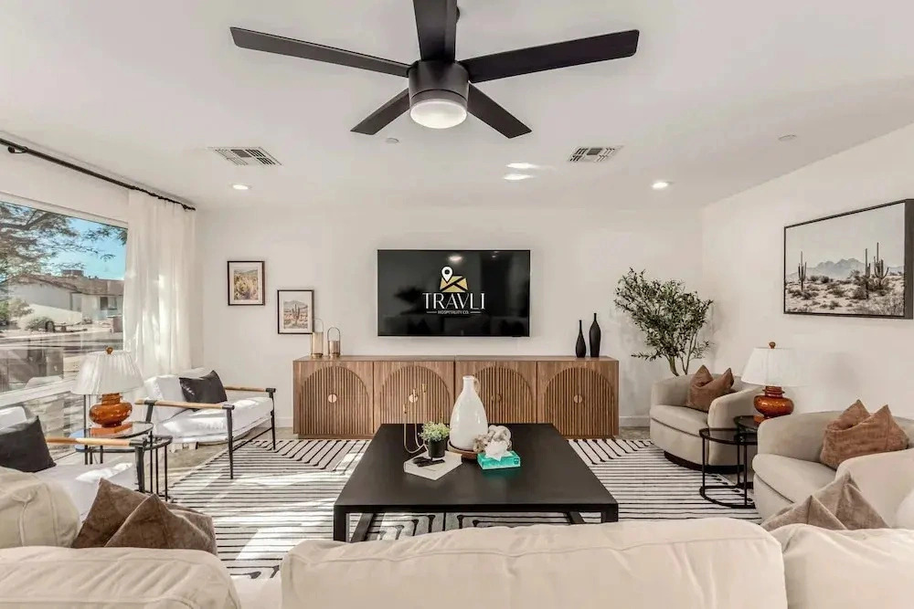 Casa Encanto Scottsdale Retreat