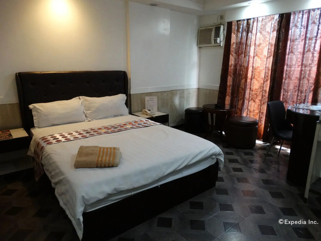 OYO 138 White Palace Hotel