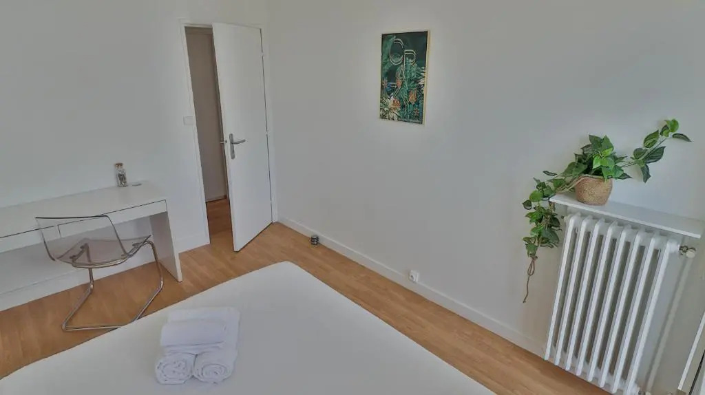 Spacieux appartement avec Balcons, 4 chambres, espace & confort, Centre Gare