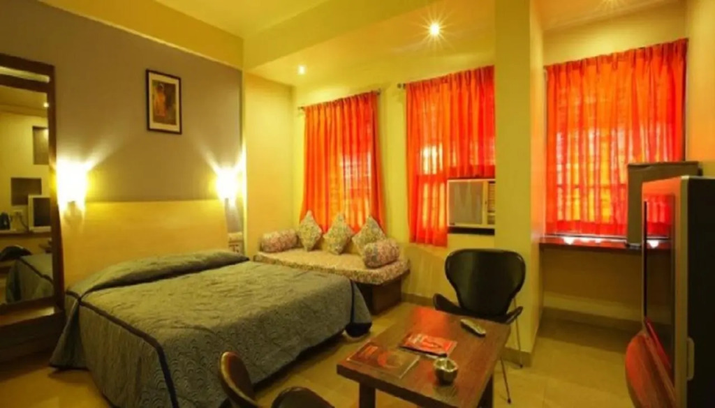 Hotel Orient Crown, Kolhapur