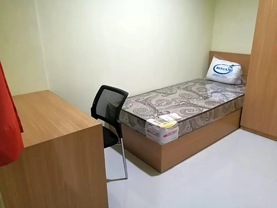 OYO Life 2594 Kost Azarina Syariah