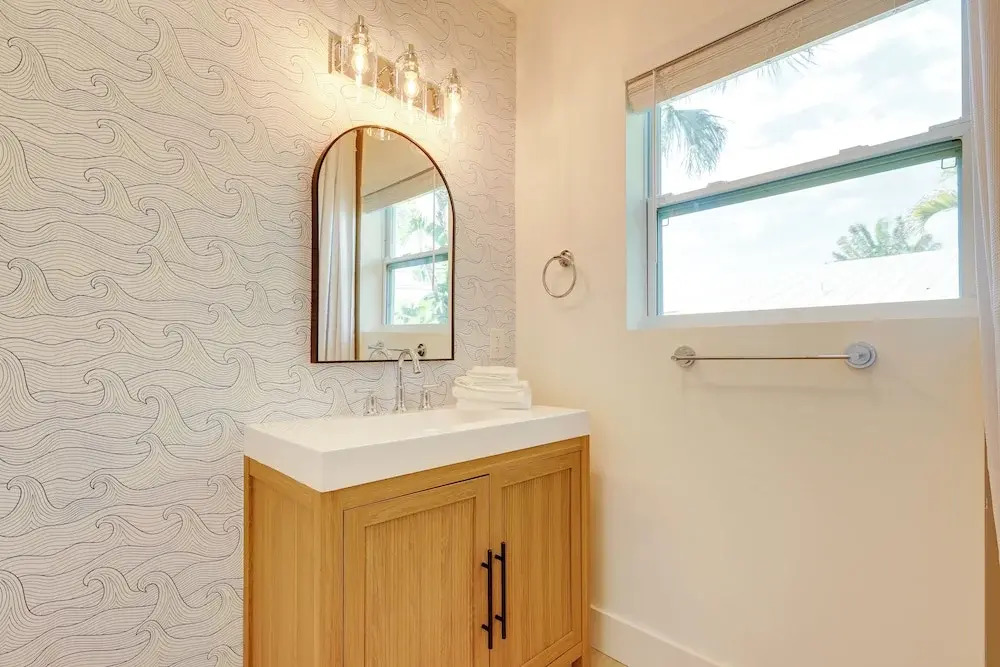 Intracoastal Getaway! North Palm Beach Apartment