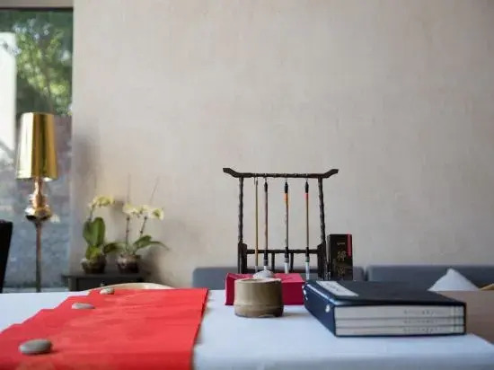 Orange's Red Hostel