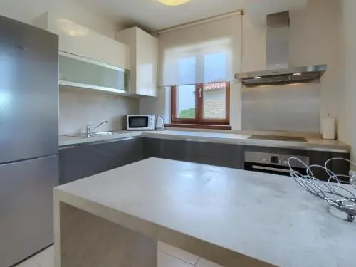 Apartment Enrico - Two Bedroom Apartment with Balcony