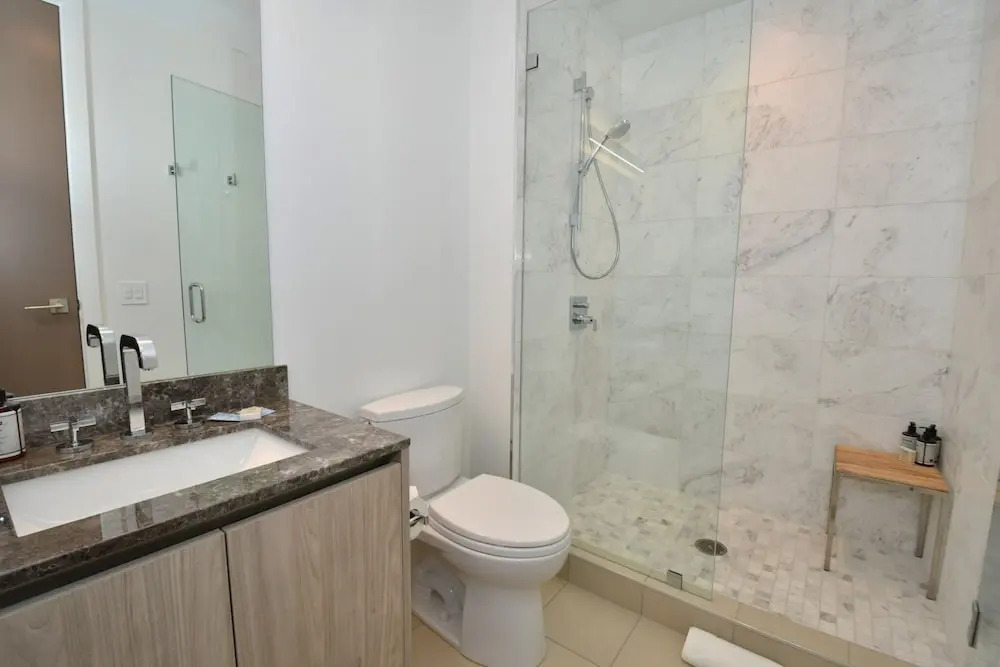 Ski-in/ski-out Elegant 5br/6ba 5 Bedroom Townhouse by Redawning