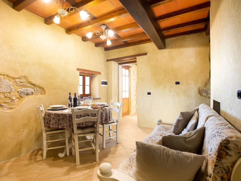 Cosy Holiday Home in Metato With Swimming Pool
