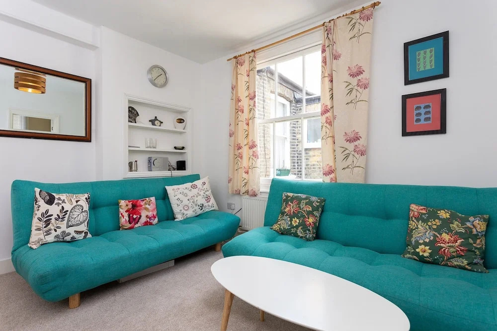 2 Bedroom Flat In South London