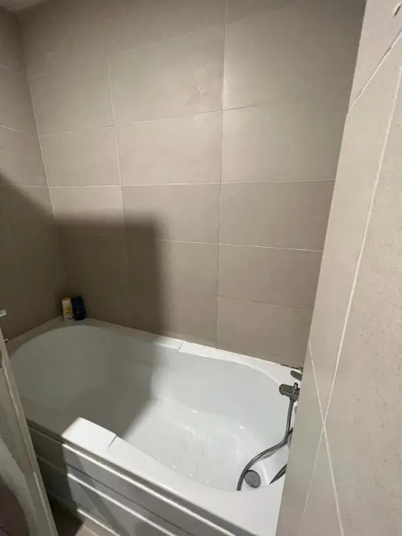 Cosmopolis Single Bedroom Apartment 204