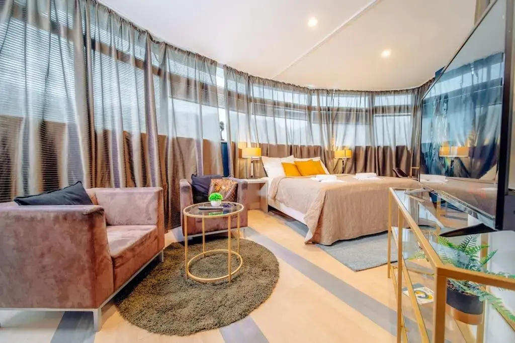Wagner Stays - Miami Lovely romantic Garden apartment with whirlpool