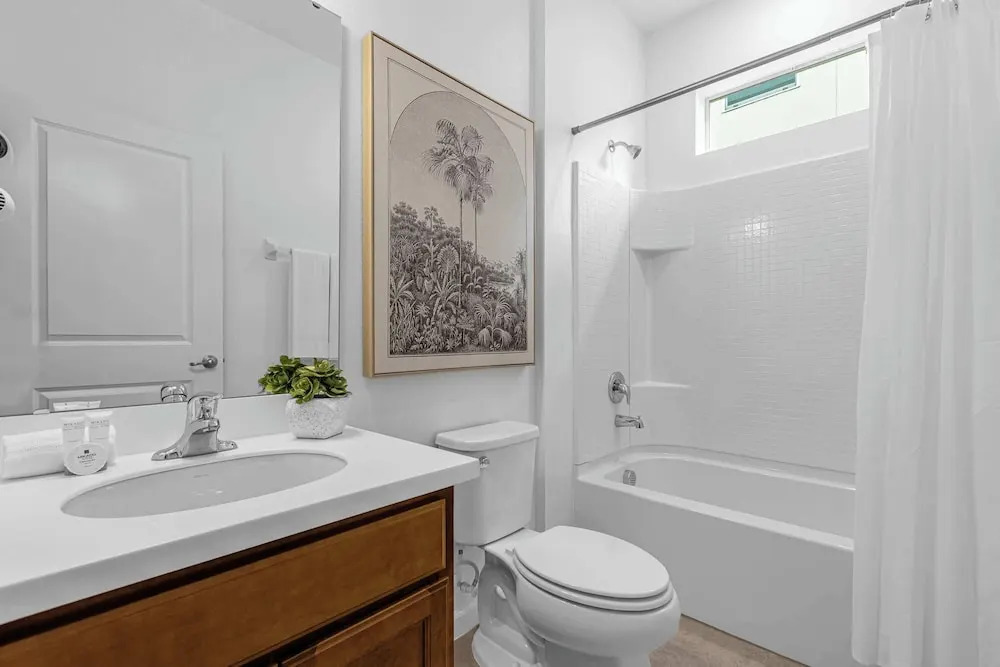 Upstay - Lively Mansion w Pool, Theater, Games