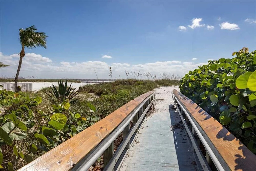 Seahorse 3, 3 Bedrooms, Sleeps 8, Pet Friendly, Heated Pool