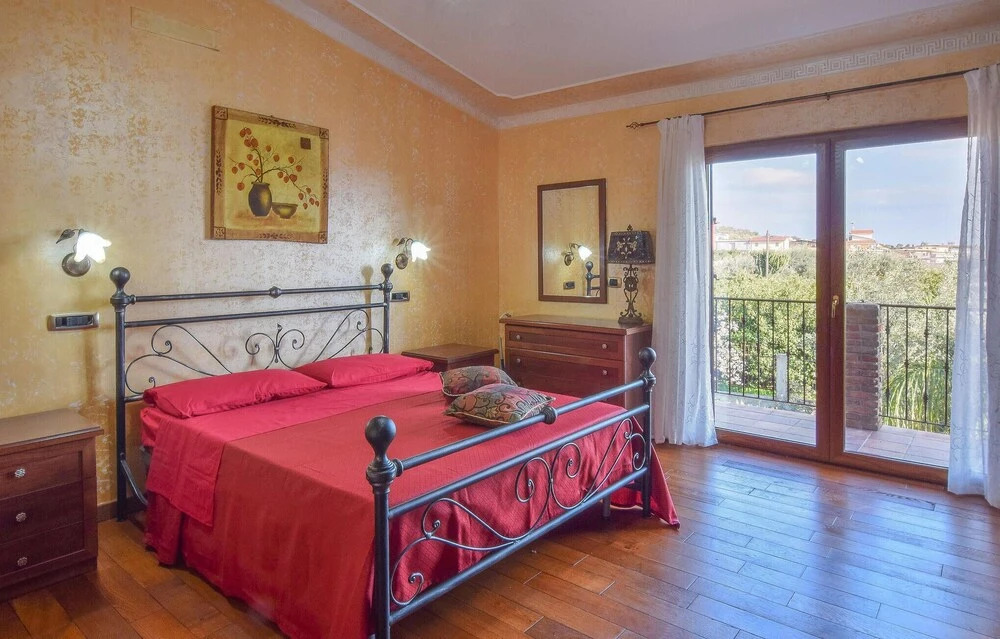 Stunning Home In Saline Ioniche