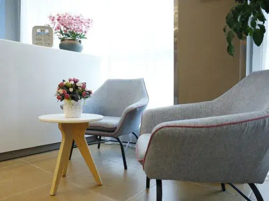 Home Inn·Neo (Zhuji Xishi Basketball Center Store / Baolong Plaza Store)