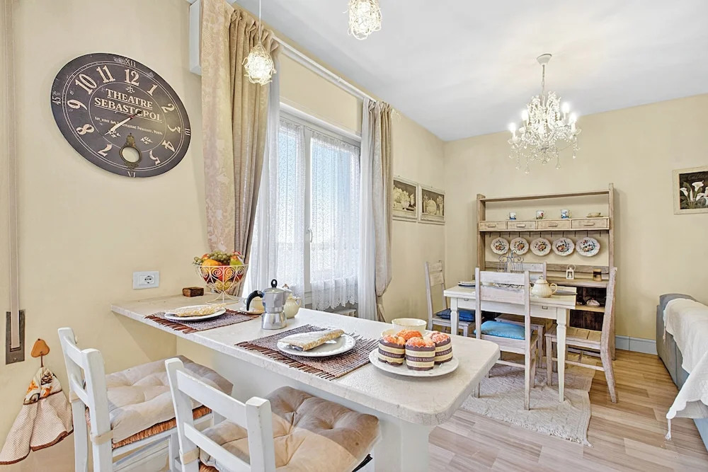 Chic Retreat With Park Central Salo