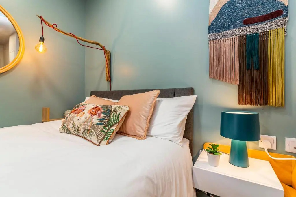 Romantic Getaway Studio Pods close to City Centre with FREE WIFI