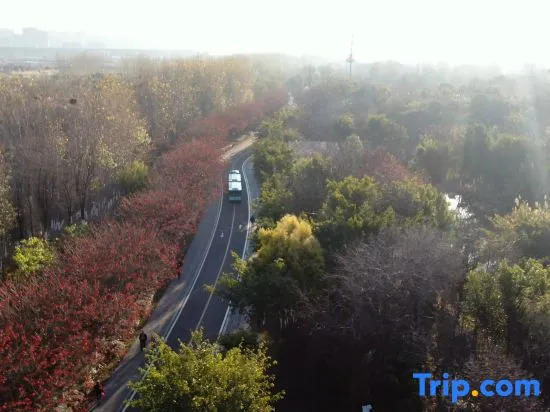 Xichang Hanjin Hotel ( qionghai 17 Degree Wanda Plaza Hotel)