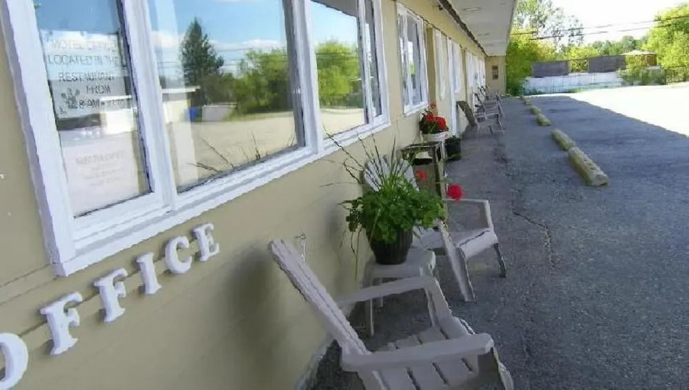 Trans Canada Motel & Restaurant