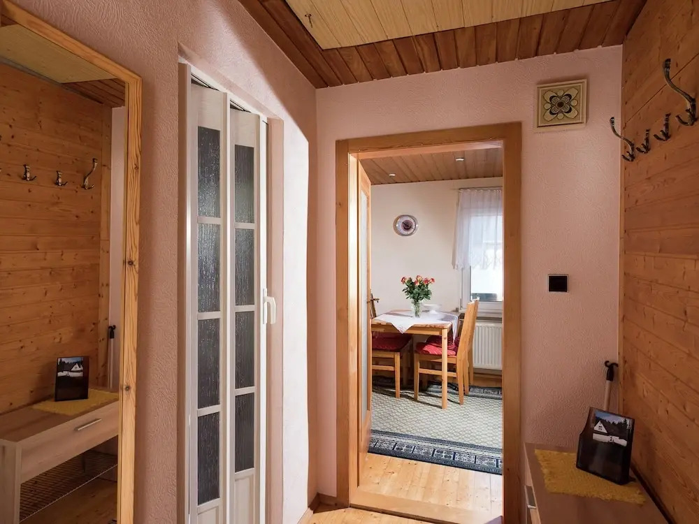 Einladende Ferienwohnung mit Außenpool