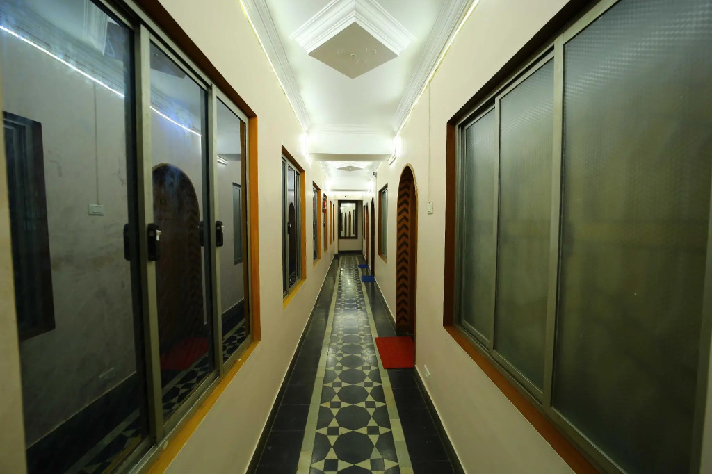 Hotel Shri Swarnas Palace - A Business Class Hotel