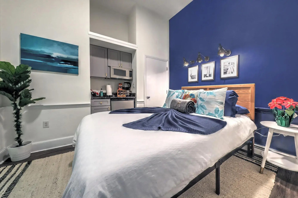 Authentic Brownstone Boston Studio!