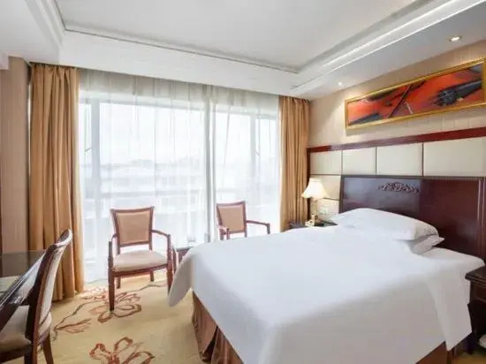 Global Village Elegant Lijiang Hotel (Guilin Two Rivers and Four Lakes Xiangbishan Branch)