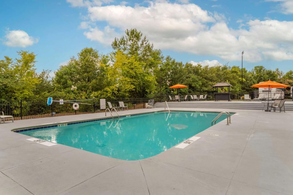 Best Western Plus Cleveland Inn & Suites