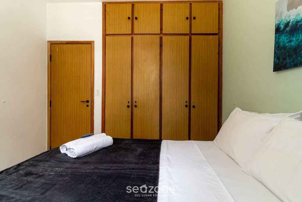 3-bedroom Apt in Oceanfront Building Adlb0203