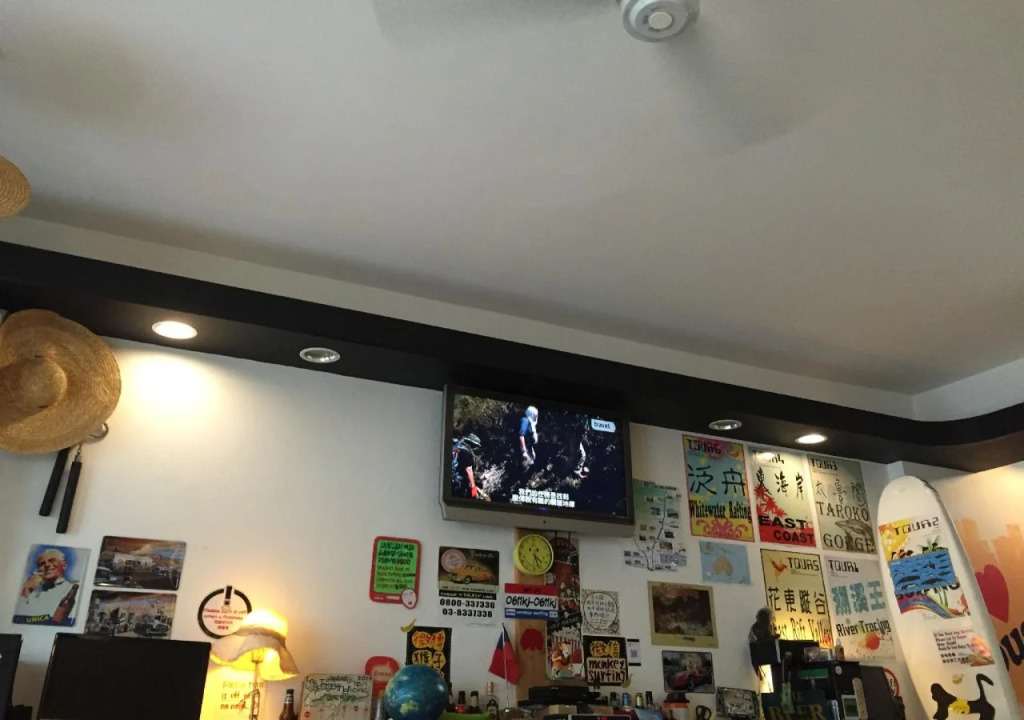 (Self-check in) Monkey Surfing Backpackers Hostel