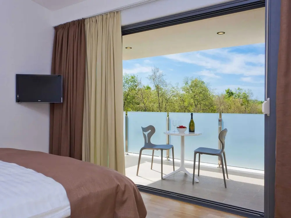 Villa in Novigrad With Pool & Rooftop Terrace