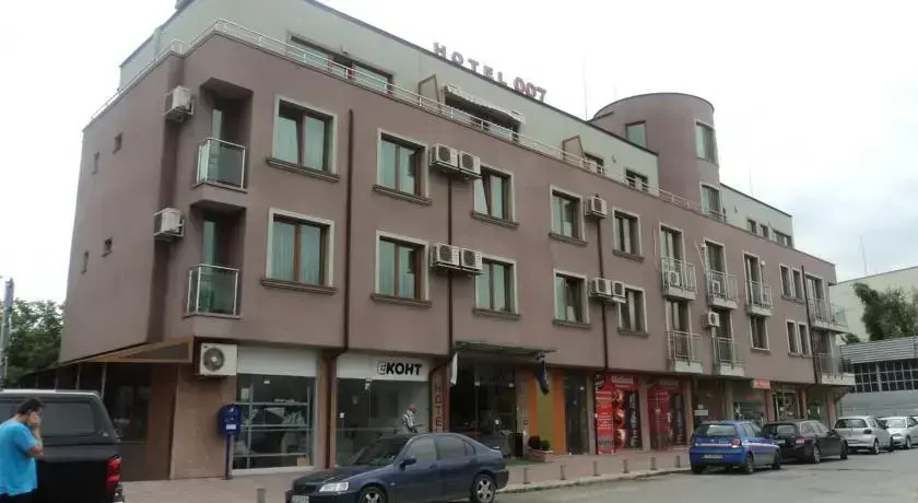 Family Hotel 007 Ivan Dimitrov-Kuklata 15 Str