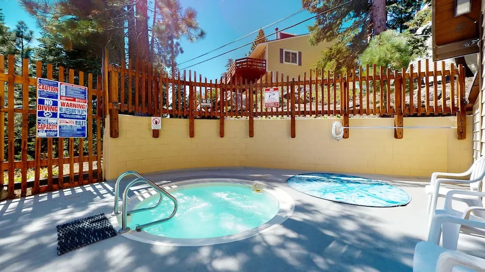 Mammoth View Villas 35