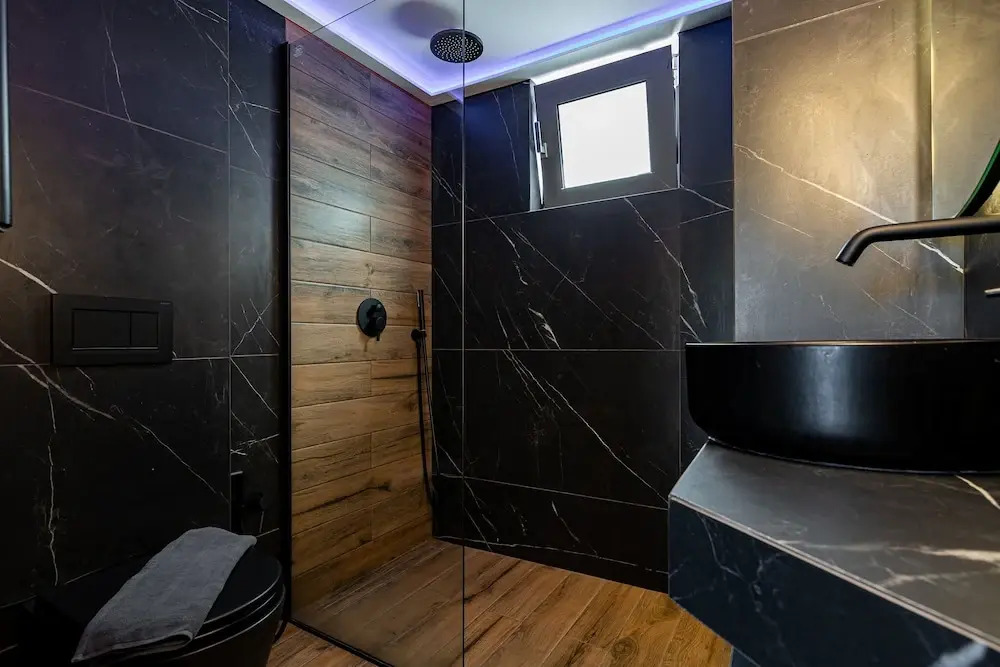 Noir Residence