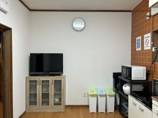 KIX House Waraku III: 5BR Roomshare/Vacation Home Near Kansai Airport
