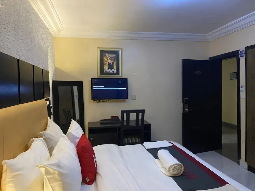 Aotel DawnCarrington Hotels & Suites