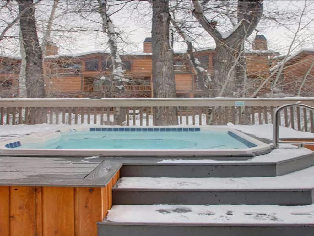 Bridgepoint 24 - 2 Br Condo