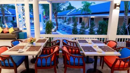 Blu Boat Pool Access Resort and Villas