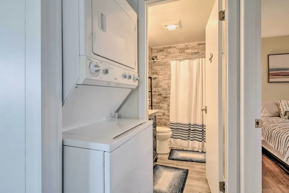 Walk to Pool & Beach! Family Condo in Ocean City