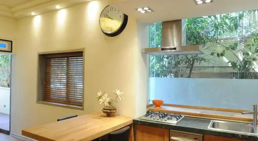 Ziv Apartments - Shtand 19