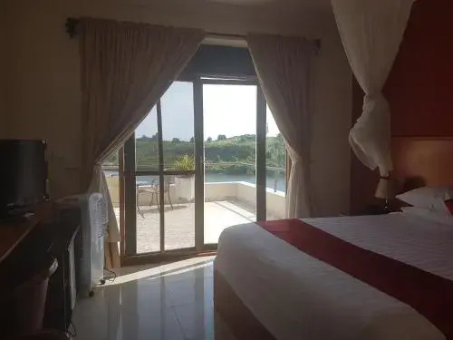 Moriah Hill Resort