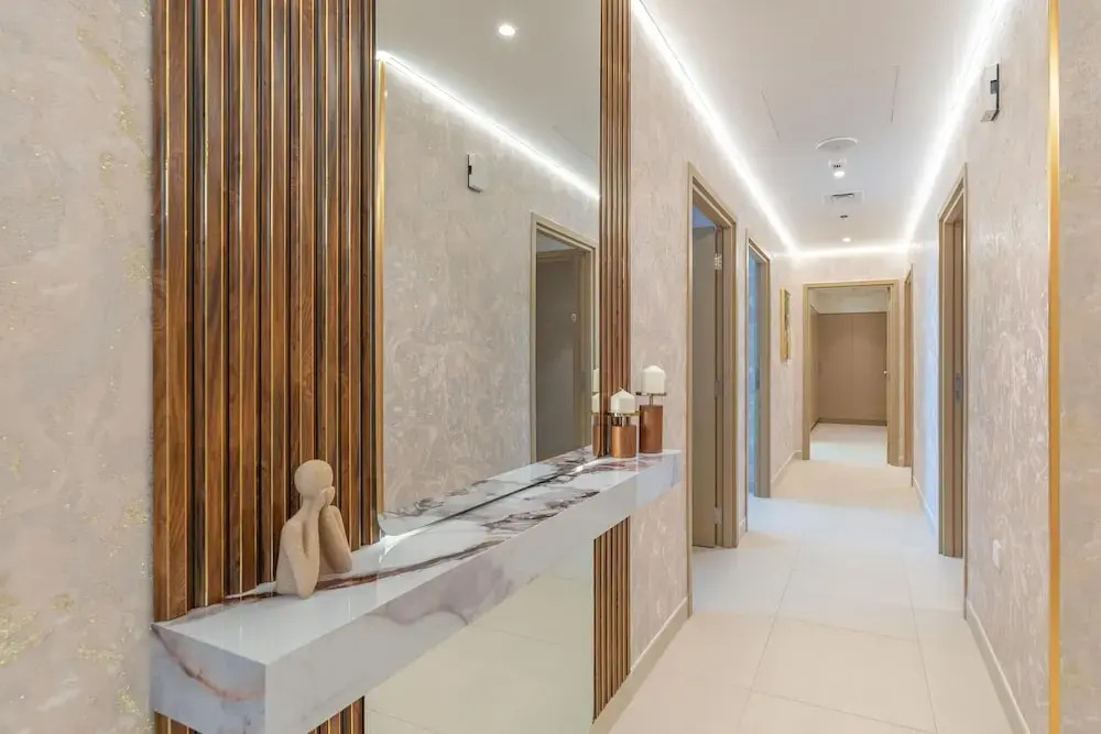 GLOBALSTAY. Creek Horizon Tower 2