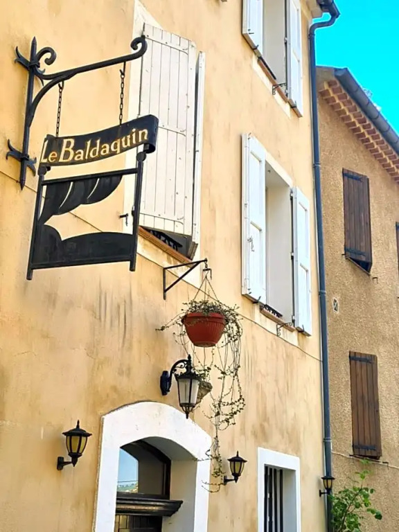 Le Baldaquin