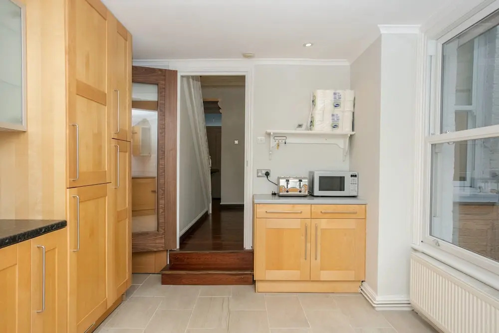 Modern 5 Bedroom House In Battersea