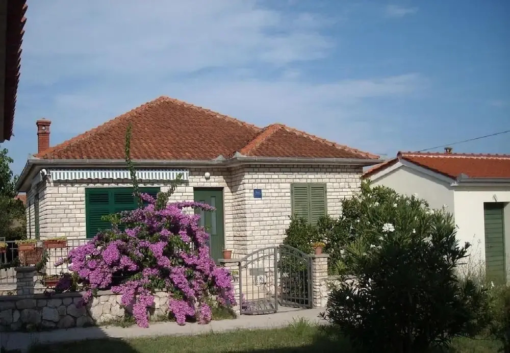 Jaroje - 80m From the Beach With Parking - H
